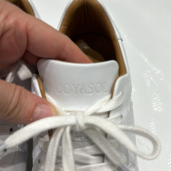 JOYASOL Women's Paisley Sneaker All White Size 7
MSRP $220 - Picture 4 of 10